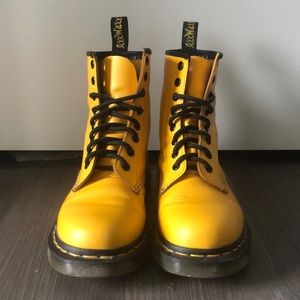 Dr. Martens Unisex 1460 Smooth Leather